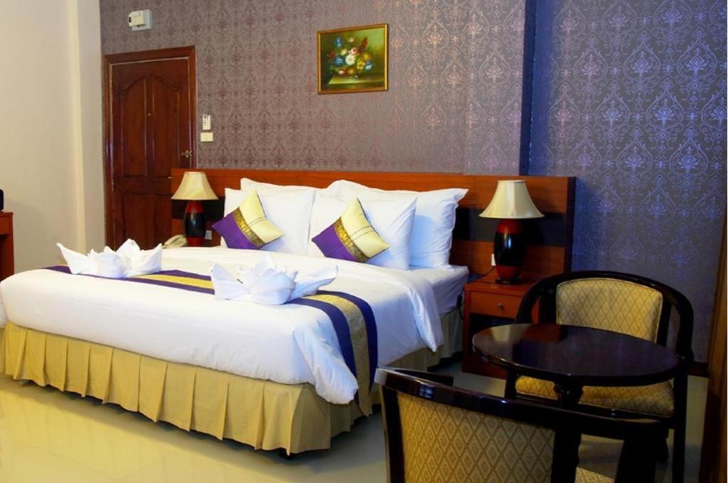 Sirimathani Hotel Лей Экстерьер фото