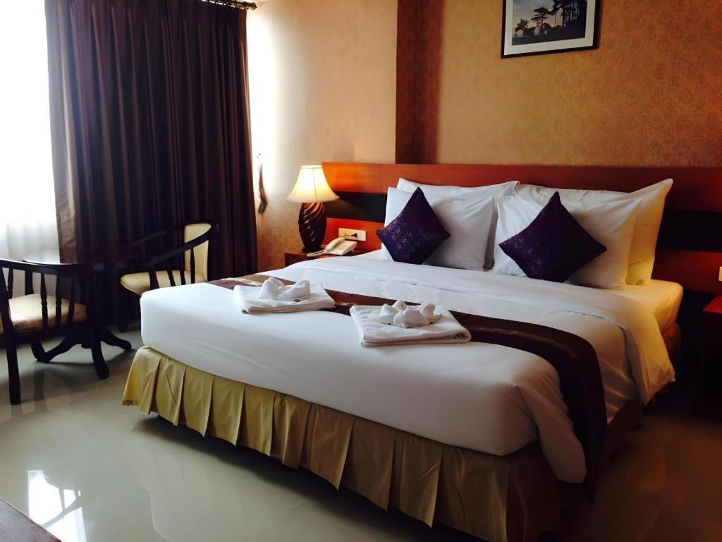 Sirimathani Hotel Лей Экстерьер фото
